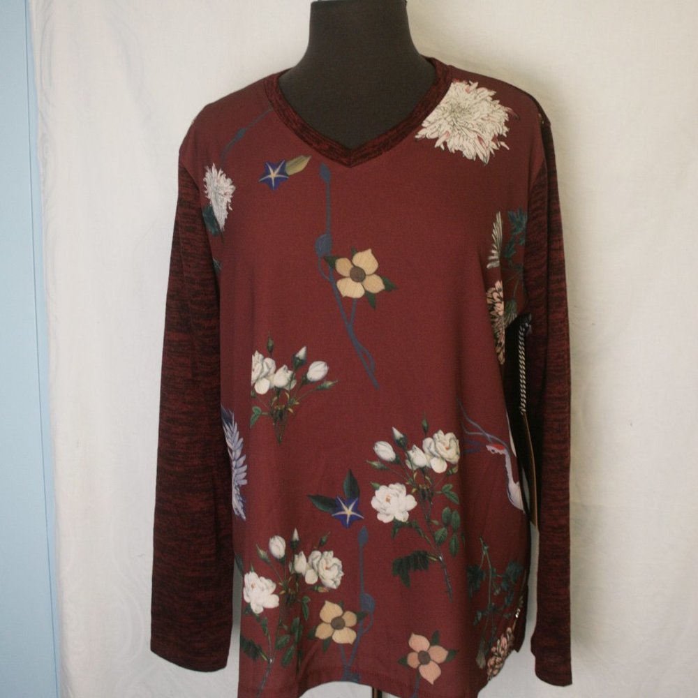Point Zero v-Neck Pullover Blouse with sweater back & sleeves